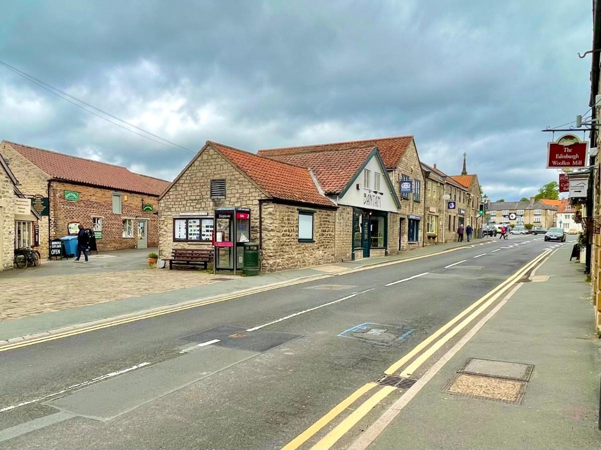 The Old Post Office - Central Helmsley With Parking Екстер'єр фото