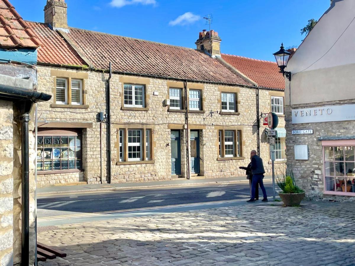 The Old Post Office - Central Helmsley With Parking Екстер'єр фото
